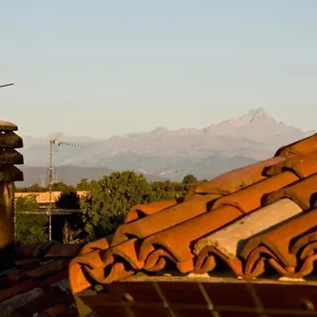 Modern With Garden In Carru, 70 Sqm, Private Parking 아파트 *