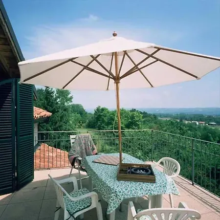 Modern With Garden In Carru, 70 Sqm, Private Parking 카루