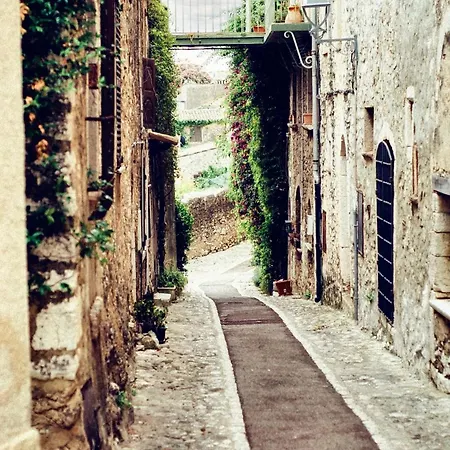 Modern With Garden In Carru, 70 Sqm, Private Parking 카루