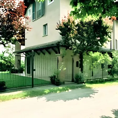Modern With Garden In Carru, 70 Sqm, Private Parking 아파트 *