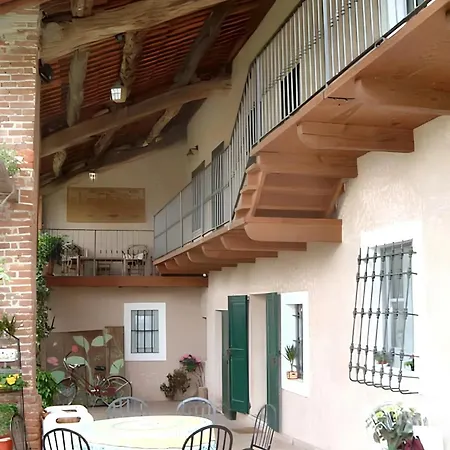 Modern With Garden In Carru, 70 Sqm, Private Parking 아파트 카루