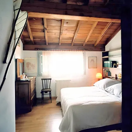 아파트 Modern With Garden In Carru, 70 Sqm, Private Parking 카루